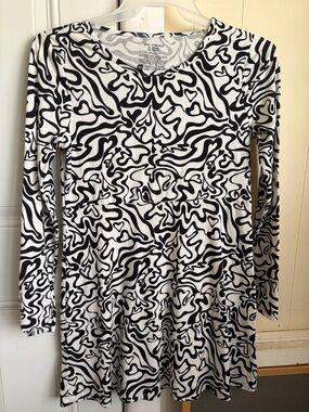 Epic Threads Black and White Swirl Heart Print Long Sleeve Dress size: XL 18-20